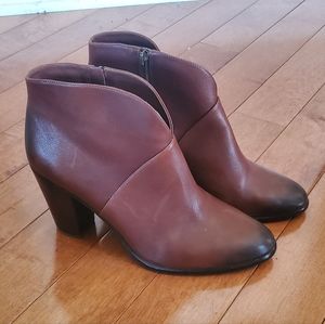 Vince Camuto Brown Franell Ankle Booties size 11